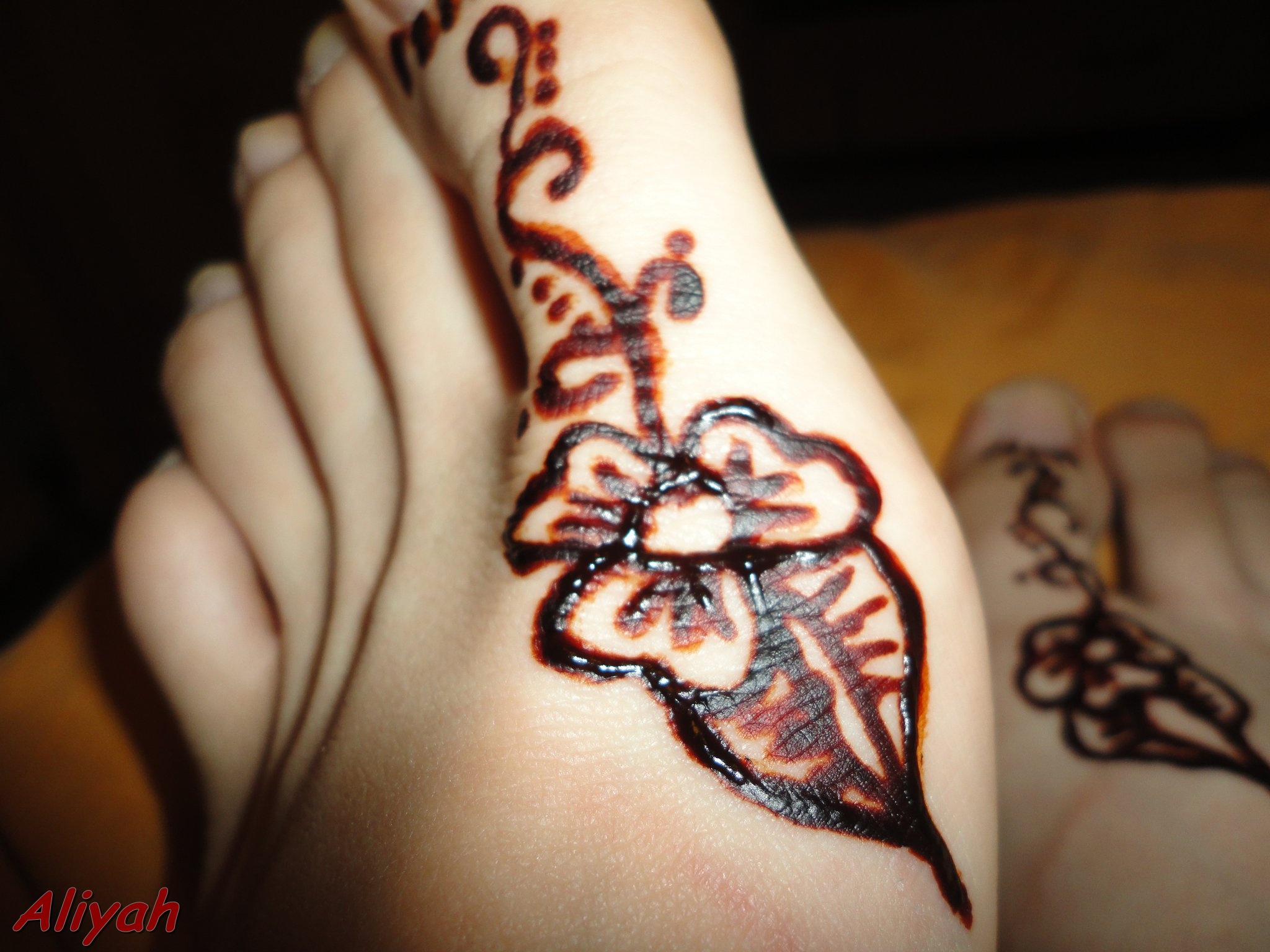 Preparare henna pentru tatuaj